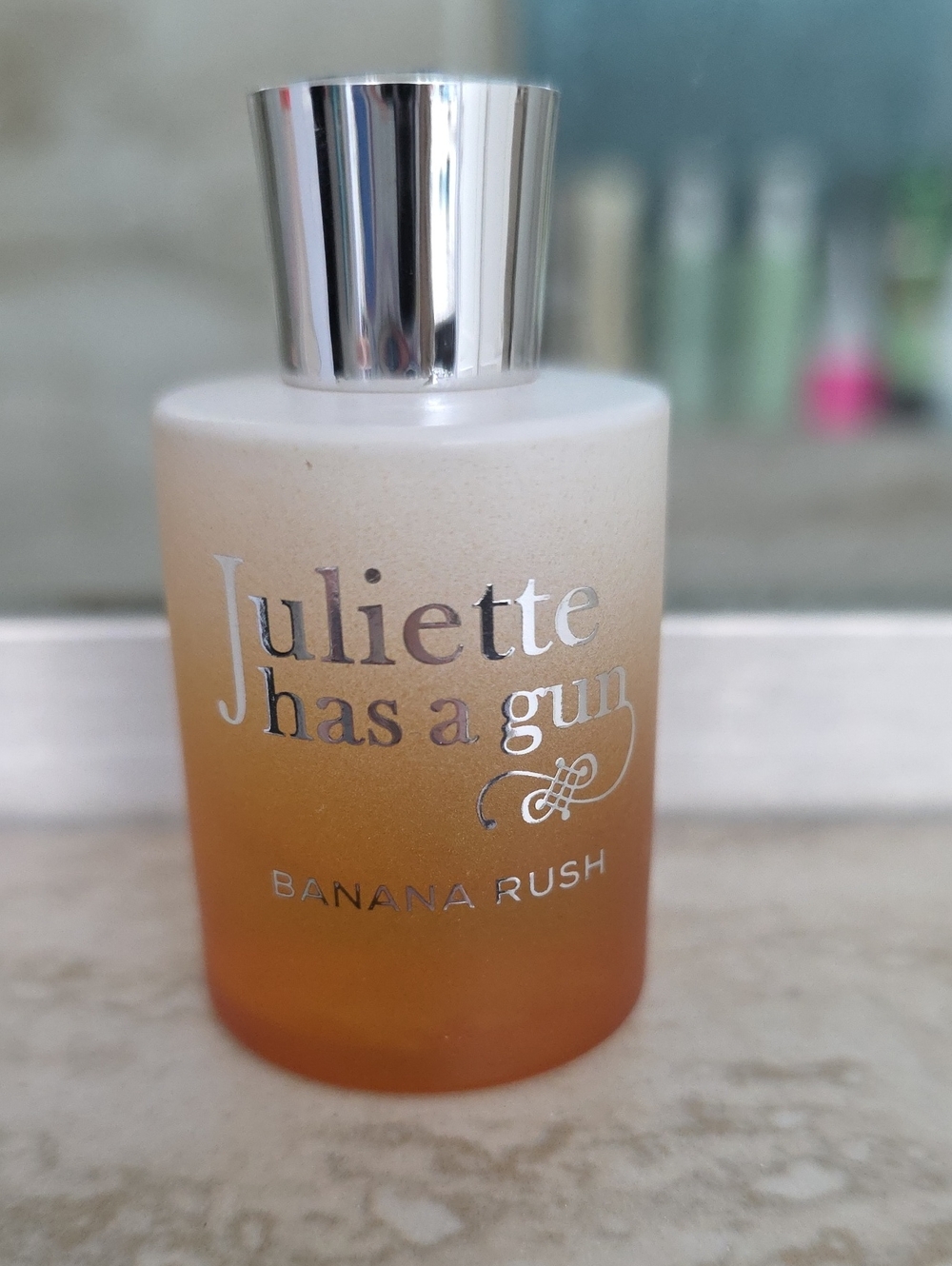 Juliette Has a Gun Banana Rush Body Oil - Amber Cream Gradient